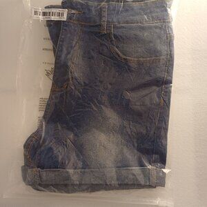 NWT Cute Womens Blue Jean Shorts Size M Some Stretch Cute Roll-up Hem